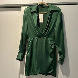 green satin-like dress with collar and small shoulder pads - size M ZARA - NWT